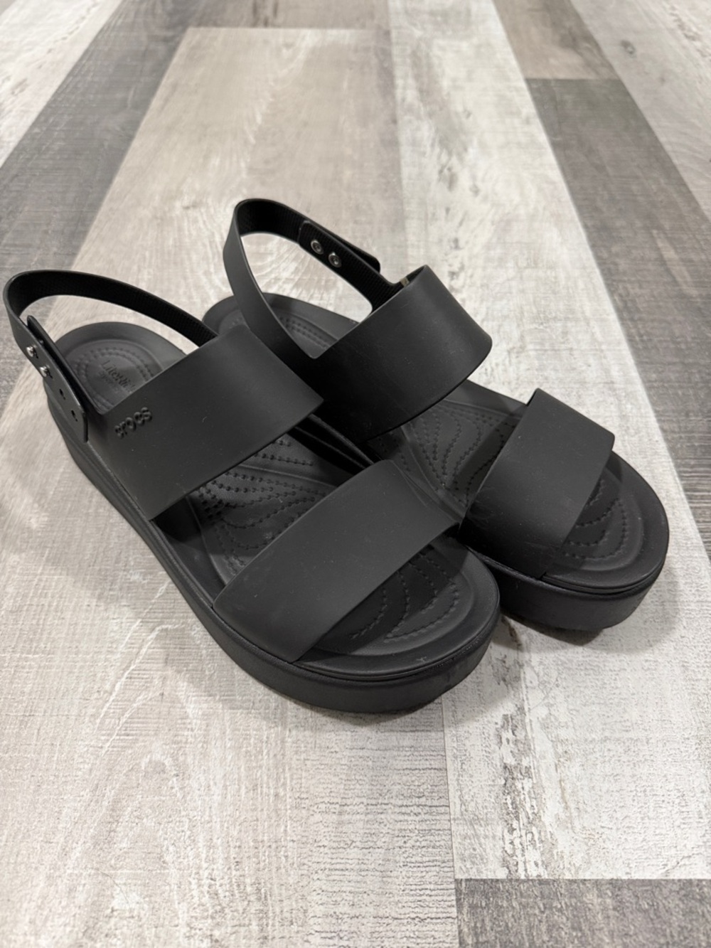 CROCS Women's Black Platform Chunky Strap Sandals
